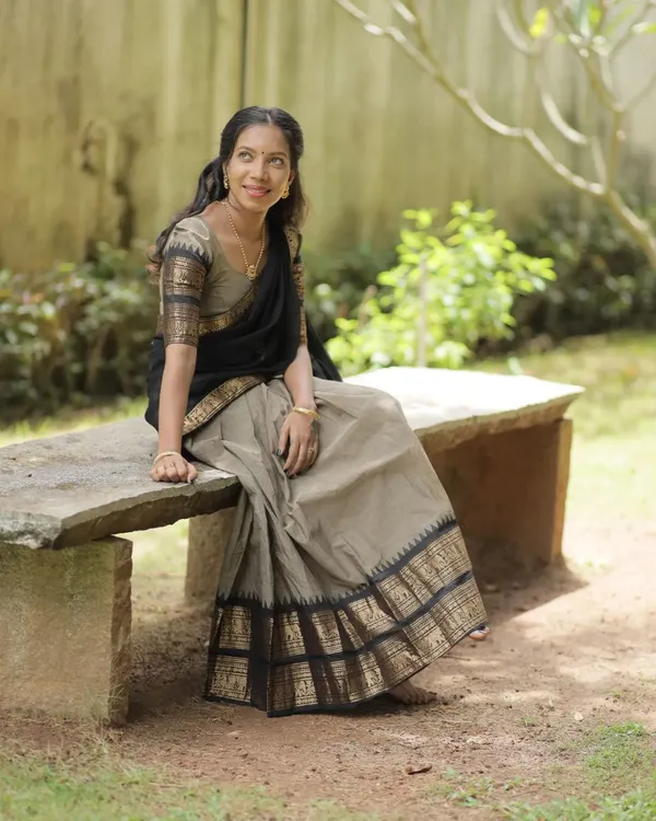 Black_and_Grey__Color_Kanchipuram_Zari_Weaving_Half_Saree_With_Blouse__Silk_Dupatta