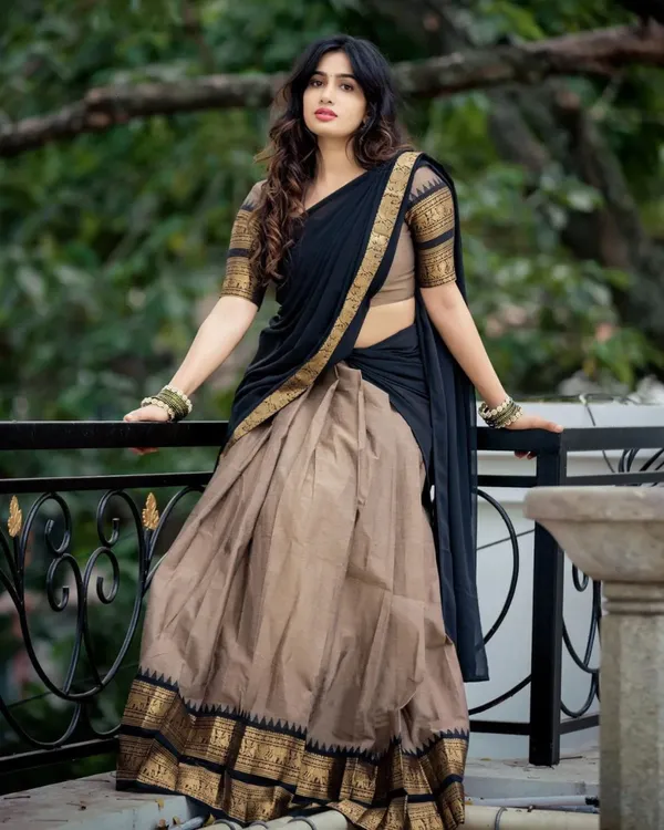Black_and_Grey__Color_Kanchipuram_Zari_Weaving_Half_Saree_With_Blouse__Silk_Dupatta