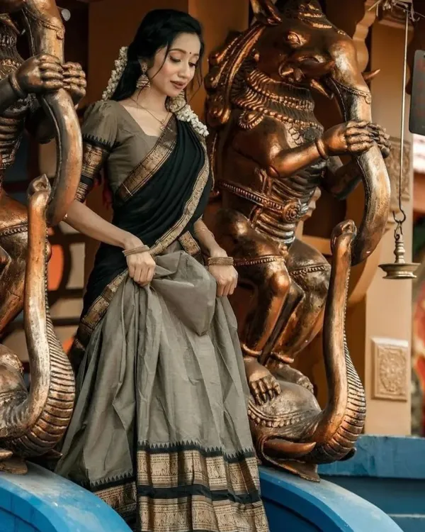 Black_and_Grey__Color_Kanchipuram_Zari_Weaving_Half_Saree_With_Blouse__Silk_Dupatta