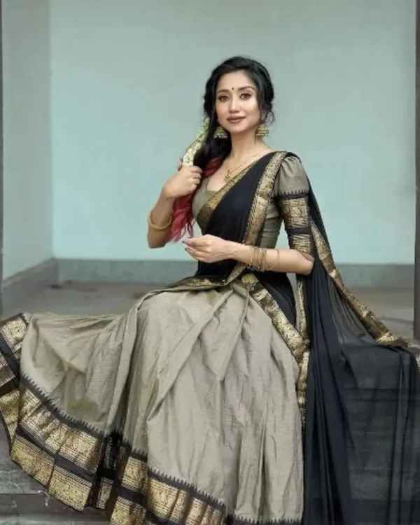Black_and_Grey__Color_Kanchipuram_Zari_Weaving_Half_Saree_With_Blouse__Silk_Dupatta