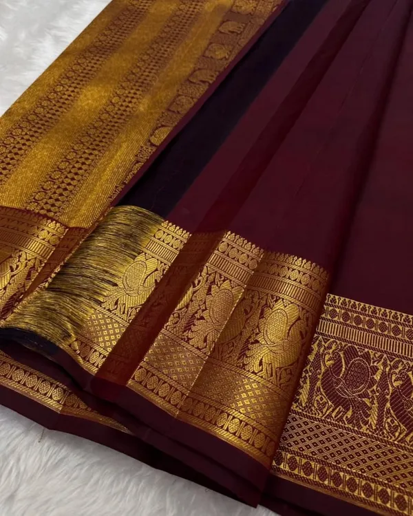 Maroon_Color_New_Drop_Soft_Banarasi_Silk_Saree_with_Pure_Golden_Zari_Work_&_Classy_Bloue_Piece