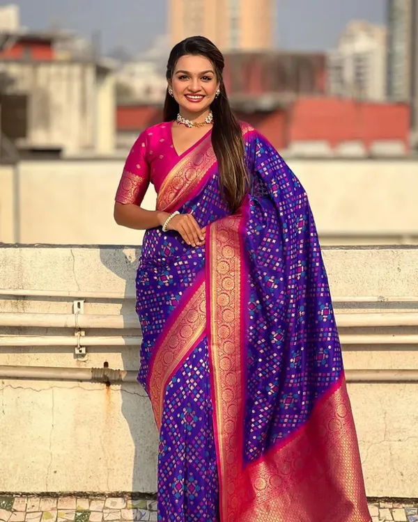 Purple_And_Pink_Color_Luxury_Edition_Soft_Banarasi_Silk_Saree_with_Classy_Bloue_Piece