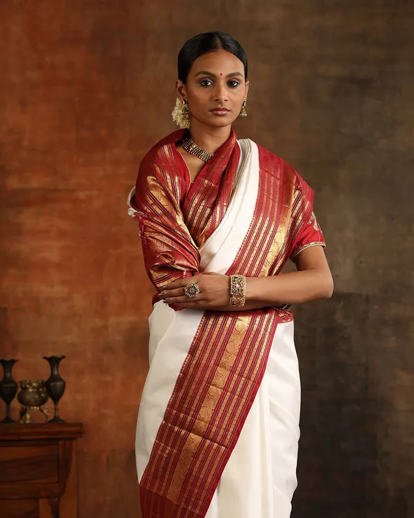 White_Color_Hot_Right_Now_Soft_Banarasi_Silk_Saree_with_Classy_Bloue_Piece