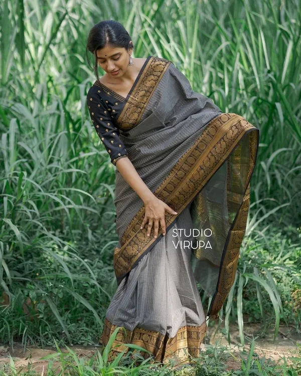 Grey_And_Black_Color_Pro_Collection_Soft_Banarasi_Silk_Saree_with_Classy_Bloue_Piece