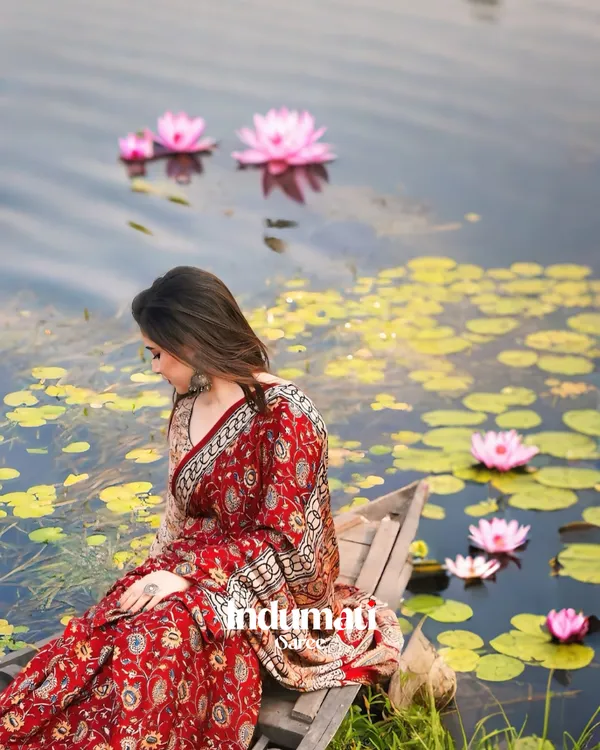 Moiety_Red_Color_Ajrakh_Printed_Model_Silk_Saree_with_Blouse_Piece