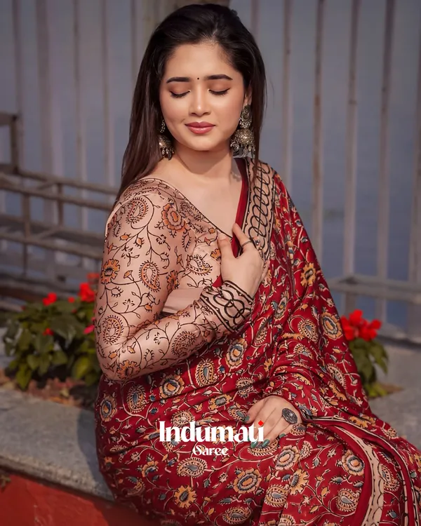 Moiety_Red_Color_Ajrakh_Printed_Model_Silk_Saree_with_Blouse_Piece