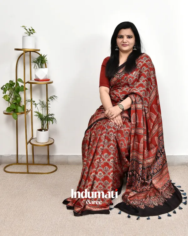 Maroon_Color_Ajrakh_Printed_Model_Silk_Saree_with_Blouse_Piece