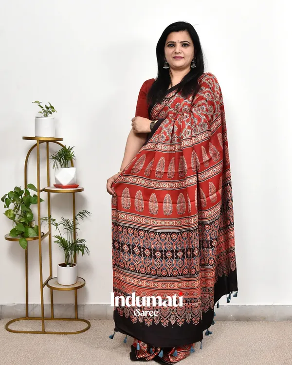 Maroon_Color_Ajrakh_Printed_Model_Silk_Saree_with_Blouse_Piece