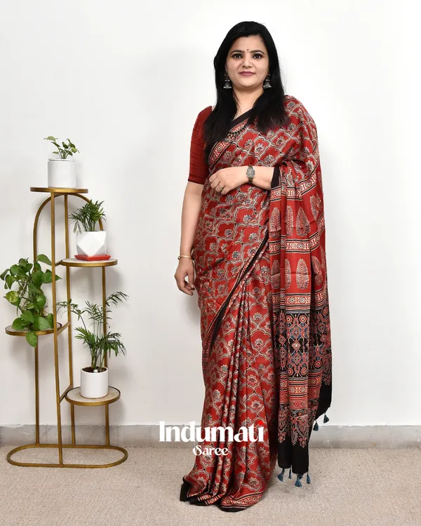 Maroon_Color_Ajrakh_Printed_Model_Silk_Saree_with_Blouse_Piece