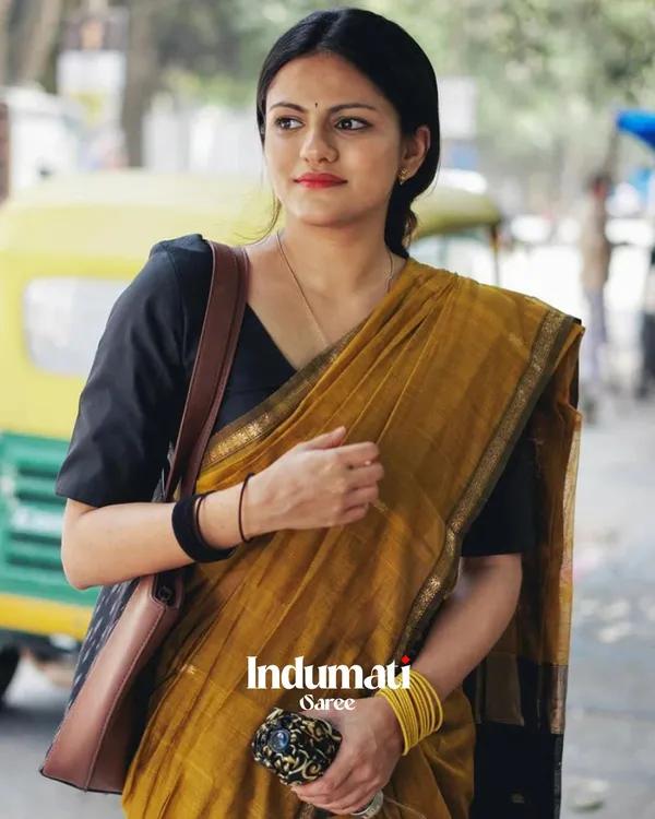 Mustard_Yellow_Color_Premium_Cotton_Silk_Saree_With_Classy_Blouse