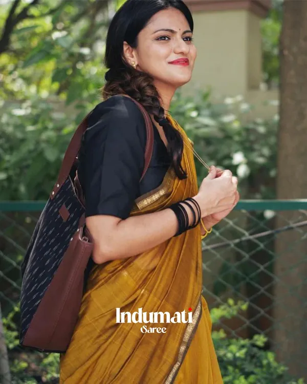 Mustard_Yellow_Color_Premium_Cotton_Silk_Saree_With_Classy_Blouse