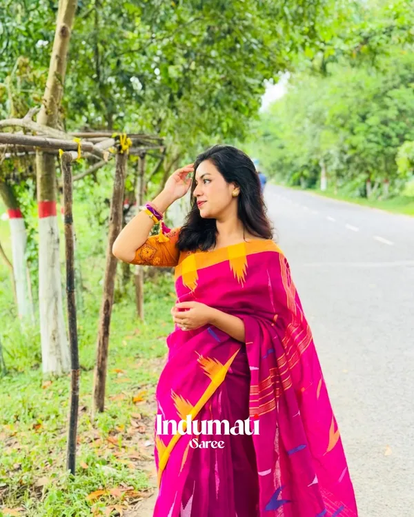 Rang_Surya_-_Pink_Linen_Saree_with_Yellow_Border_&_Design_with_Blouse_Piece