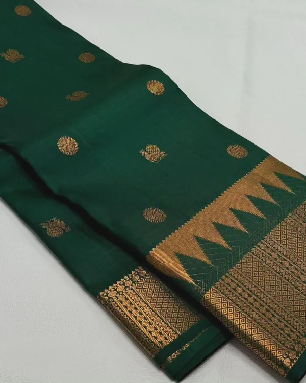 Green_Color_Curated_Quality_Soft_Banarasi_Silk_Saree_with_Classy_Bloue_Piece