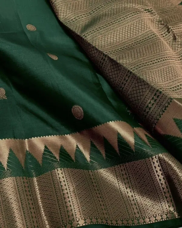 Green_Color_Curated_Quality_Soft_Banarasi_Silk_Saree_with_Classy_Bloue_Piece