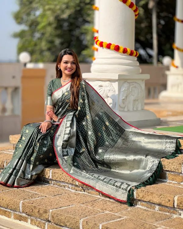 Green_Color_Recently_Added_Soft_Banarasi_Silk_Saree_with_Classy_Bloue_Piece
