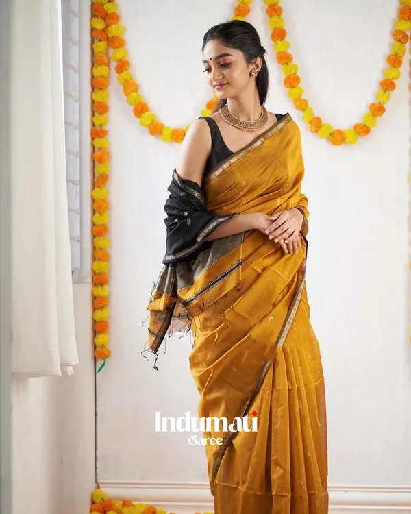 Yellow_Color_Premium_Cotton_Silk_Saree_With_Classy_Blouse_and_tassels