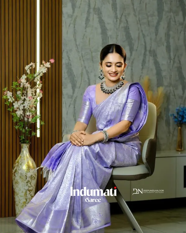 Lavender_Color_Elite_Pick_Soft_Banarasi_Silk_Saree_with_Classy_Blouse_Piece