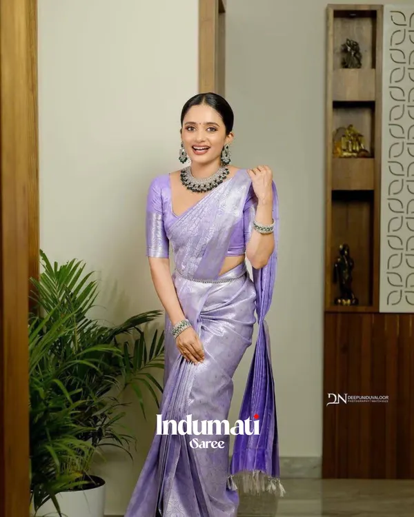 Lavender_Color_Elite_Pick_Soft_Banarasi_Silk_Saree_with_Classy_Blouse_Piece
