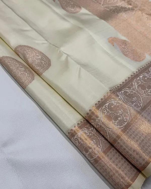 Cream_Color_Updated_Edition_Soft_Banarasi_Silk_Saree_with_Pure_Golden_Zari_Work_&_Classy_Bloue_Piece