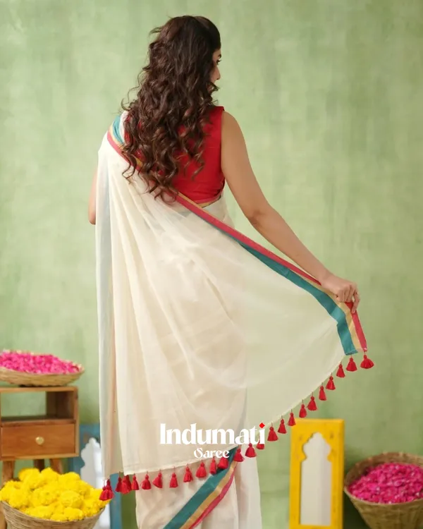 White_Mulmul_Cotton_Saree_with_Teal_&_Pink_&_Gold_Border_&_Red_Blouse_Piece