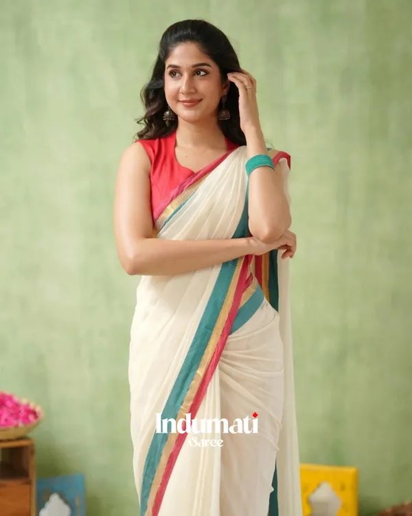 White_Mulmul_Cotton_Saree_with_Teal_&_Pink_&_Gold_Border_&_Red_Blouse_Piece