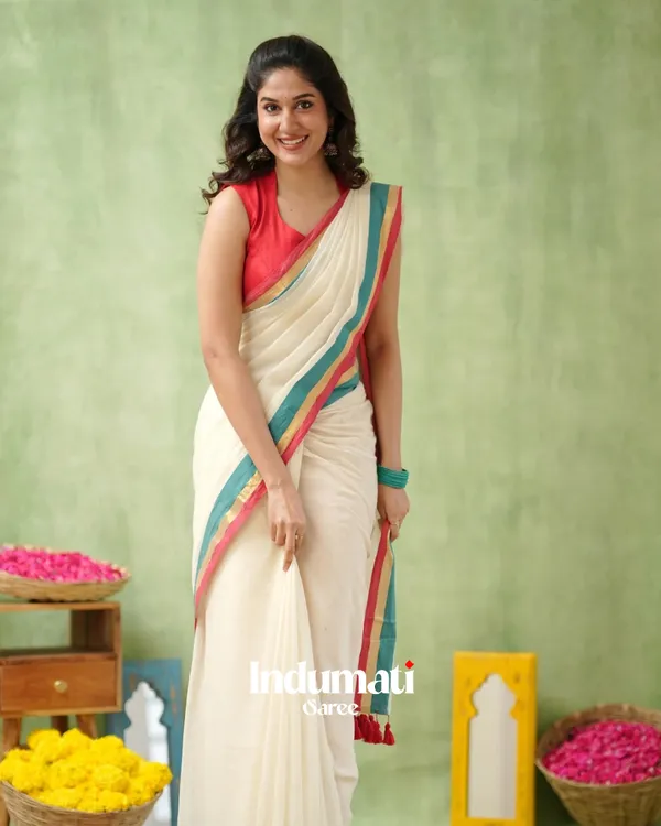 White_Mulmul_Cotton_Saree_with_Teal_&_Pink_&_Gold_Border_&_Red_Blouse_Piece