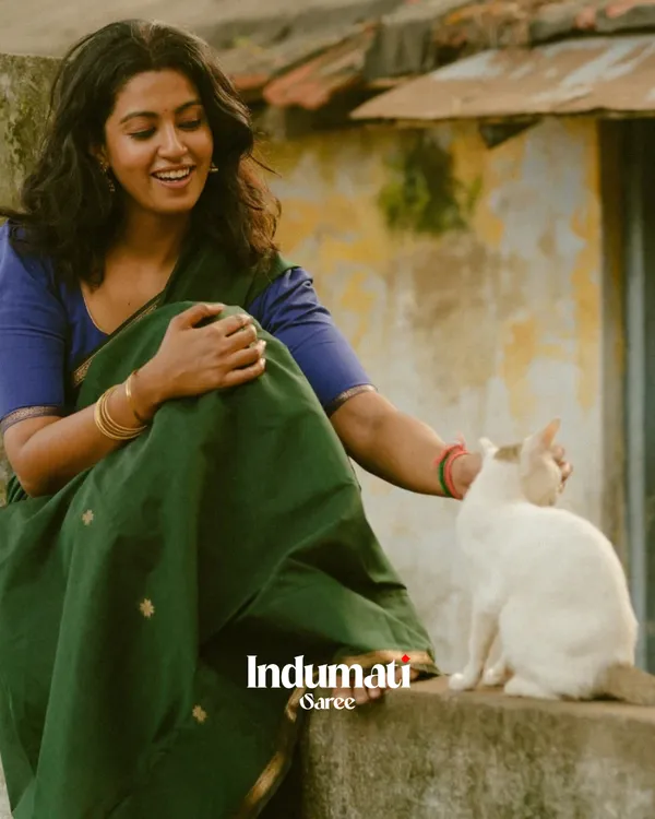 Green_And_Blue_Premium_Cotton_Silk_Saree_With_Classy_Blouse_and_tassels
