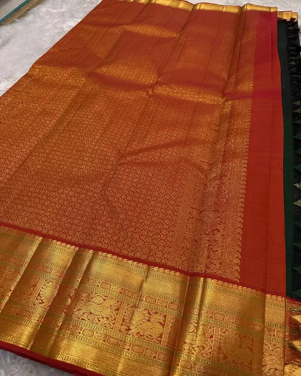 Green_Color_Recently_Launched_Soft_Banarasi_Silk_Saree_with_Pure_Golden_Zari_Work_&_Classy_Bloue_Piece