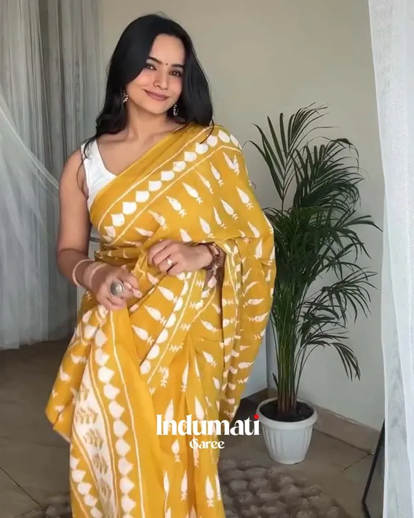 Haldi_Hues_-_Yellow_Saree_with_White_Contrast_Blouse_Piece
