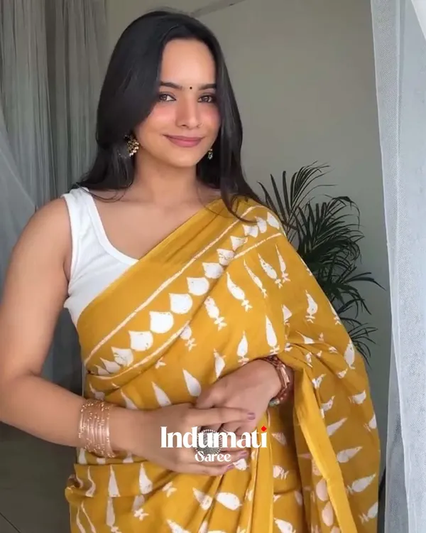 Haldi_Hues_-_Yellow_Saree_with_White_Contrast_Blouse_Piece