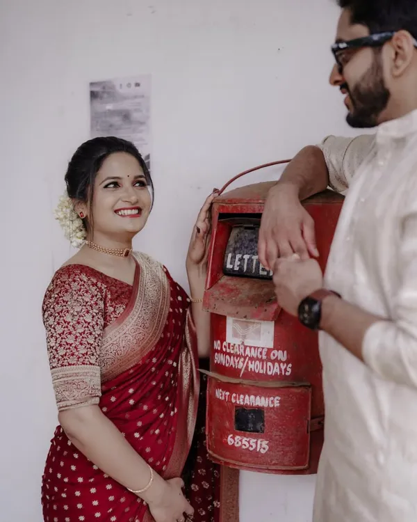 Red_Color_Top_Tier_Soft_Banarasi_Silk_Saree_with_Classy_Bloue_Piece
