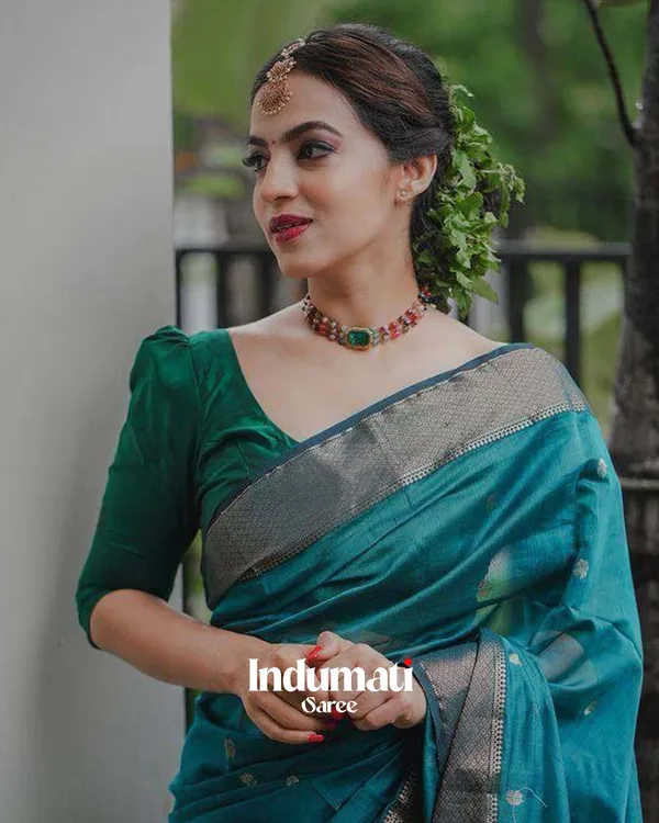 Rama_Color_Premium_Cotton_Silk_Saree_With_Classy_Blouse_and_tassels