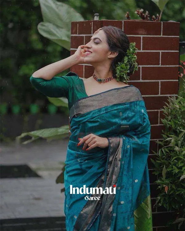 Rama_Color_Premium_Cotton_Silk_Saree_With_Classy_Blouse_and_tassels