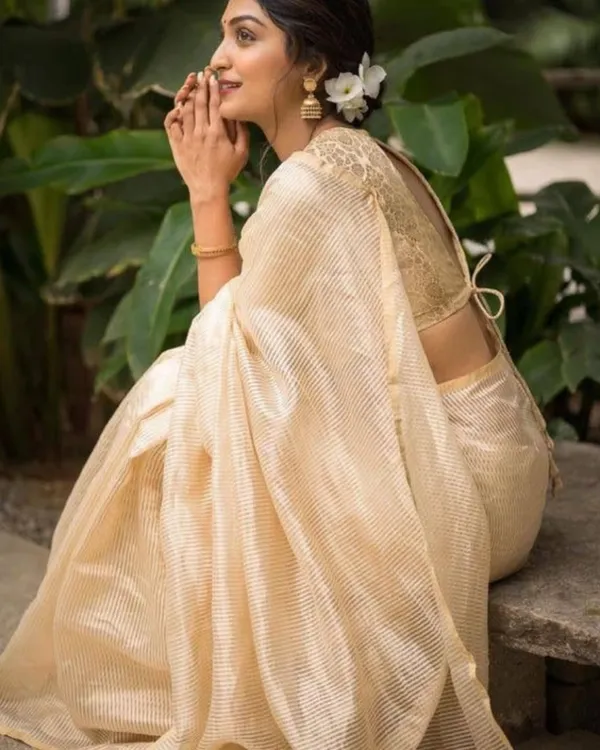 Cream_Color_Latest_Drop_Soft_Banarasi_Silk_Saree_with_Classy_Bloue_Piece