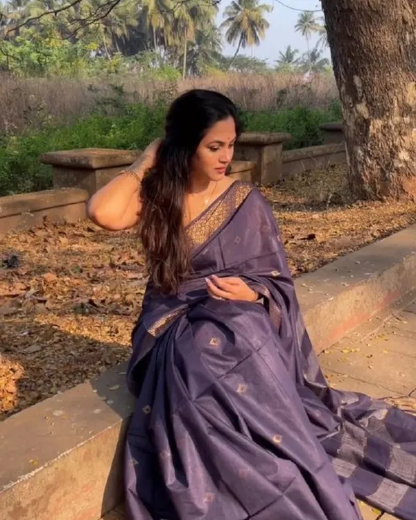 Purple_Color_Viral_Pick_Soft_Banarasi_Silk_Saree_with_Classy_Bloue_Piece