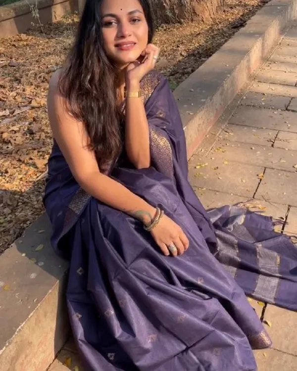 Purple_Color_Viral_Pick_Soft_Banarasi_Silk_Saree_with_Classy_Bloue_Piece