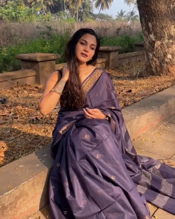 Purple_Color_Viral_Pick_Soft_Banarasi_Silk_Saree_with_Classy_Bloue_Piece