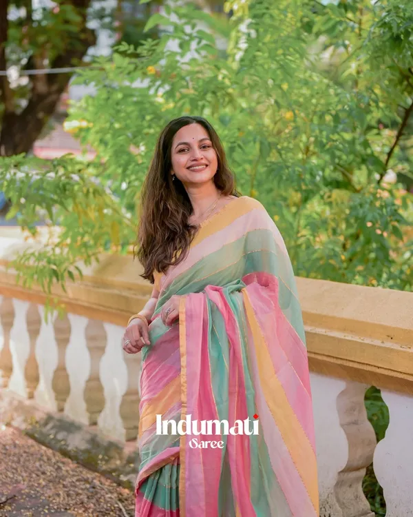 Sunlit_Bloom_-_Yellow,_Green_&_Pink_Stripe_Linen_Saree_with_Blouse_Piece