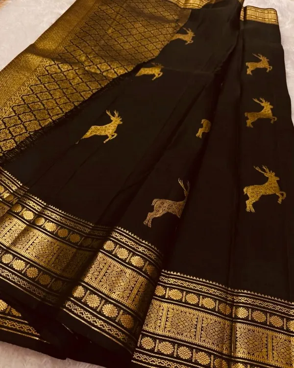 Black_Color_Curated_Quality_Soft_Banarasi_Silk_Saree_with_Classy_Bloue_Piece