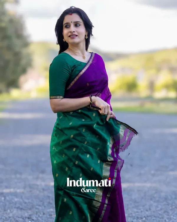 Purple_And_Green_Premium_Cotton_Silk_Saree_With_Classy_Blouse_and_tassels