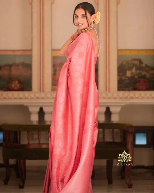 Light_Pink_Color_Viral_Pick_Soft_Banarasi_Silk_Saree_with_Classy_Bloue_Piece