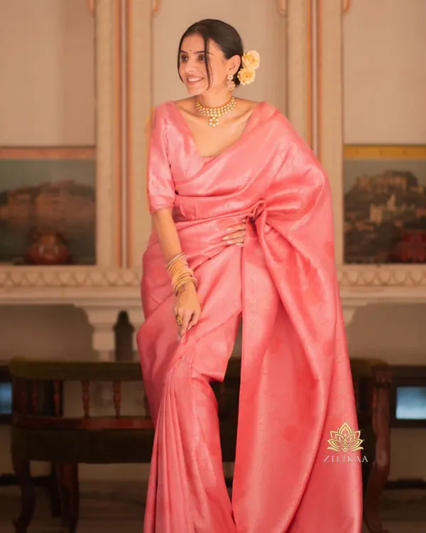 Light_Pink_Color_Viral_Pick_Soft_Banarasi_Silk_Saree_with_Classy_Bloue_Piece