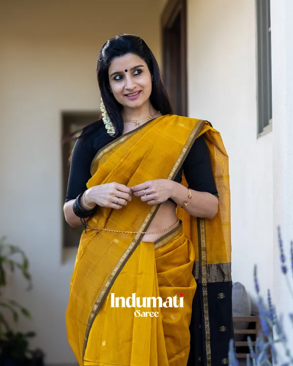 Mustard_Yellow_Premium_Cotton_Silk_Saree_With_Classy_Blouse_and_tassels