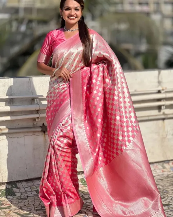 Light_Pink_Color_Updated_Edition_Soft_Banarasi_Silk_Saree_with_Classy_Bloue_Piece