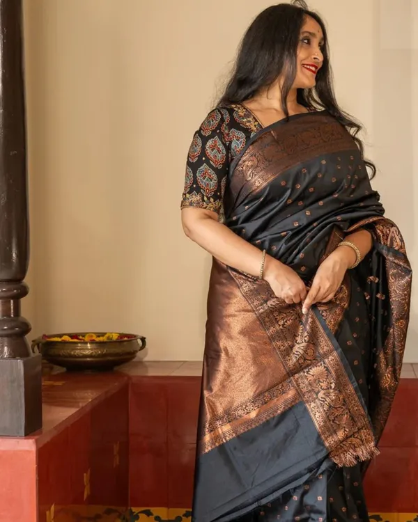 Black_Color_Just_In_Soft_Banarasi_Silk_Saree_with_Classy_Bloue_Piece