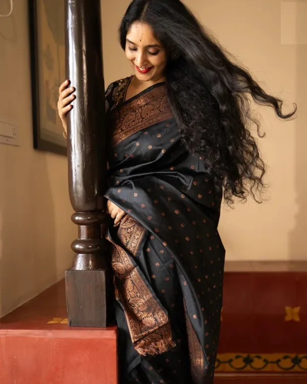 Black_Color_Just_In_Soft_Banarasi_Silk_Saree_with_Classy_Bloue_Piece