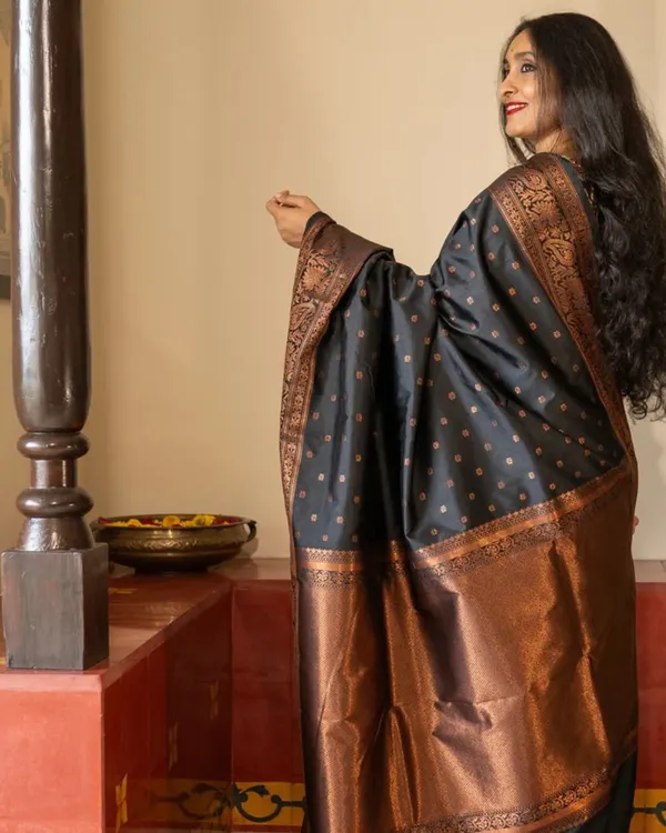Black_Color_Just_In_Soft_Banarasi_Silk_Saree_with_Classy_Bloue_Piece