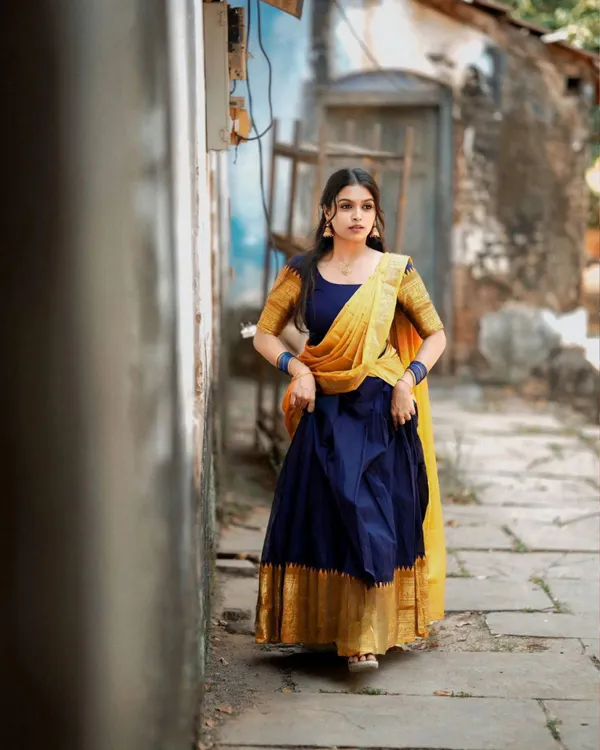 Orange_And_Blue__Color_Kanchipuram_Zari_Weaving_Half_Saree_With_Blouse__Silk_Dupatta