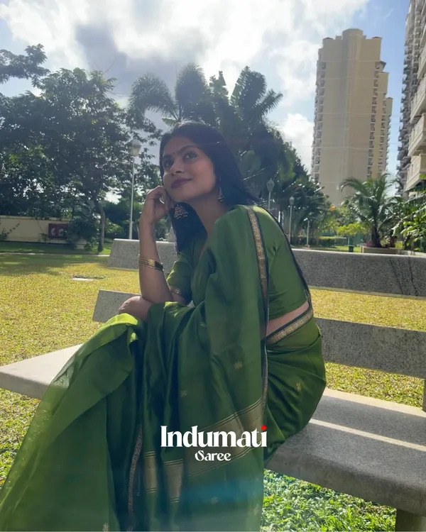 Green_Premium_Cotton_Silk_Saree_With_Classy_Blouse_and_tassels