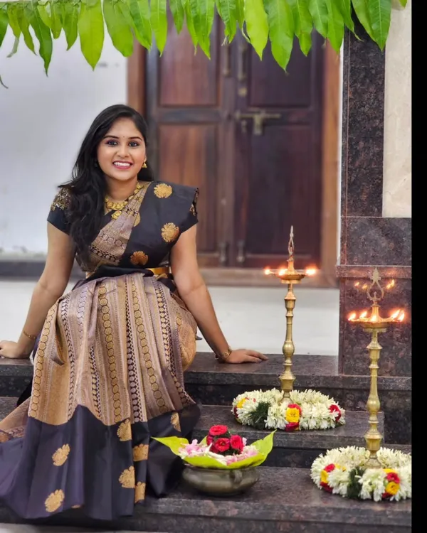 Golden_Black_Color_Pro_Collection_Soft_Banarasi_Silk_Saree_with_Classy_Bloue_Piece